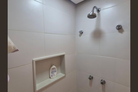 Casa de condomínio à venda com 350m², 4 quartos e 3 vagas Casa de condomínio à venda com 350m², 4 quartos e 3 vagasBanheiro suite 1