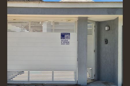 Casa de condomínio à venda com 350m², 4 quartos e 3 vagas Casa de condomínio à venda com 350m², 4 quartos e 3 vagasPlaca