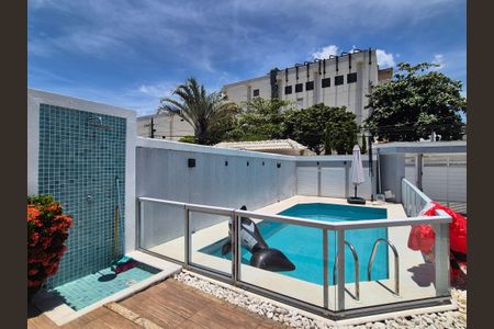 Casa de condomínio à venda com 350m², 4 quartos e 3 vagas Casa de condomínio à venda com 350m², 4 quartos e 3 vagasÁrea externa