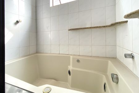 Apartamento para alugar com 130m², 4 quartos e 2 vagas Apartamento para alugar com 130m², 4 quartos e 2 vagasBanheiro da Suíte 1