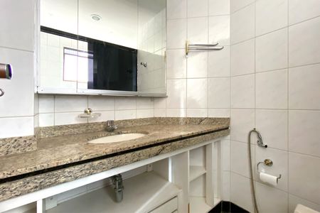 Apartamento para alugar com 130m², 4 quartos e 2 vagas Apartamento para alugar com 130m², 4 quartos e 2 vagasBanheiro da Suíte 1