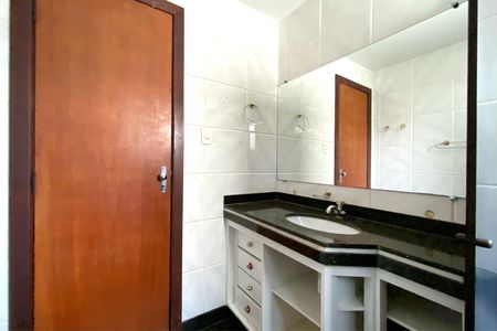 Apartamento para alugar com 130m², 4 quartos e 2 vagas Apartamento para alugar com 130m², 4 quartos e 2 vagasBanheiro
