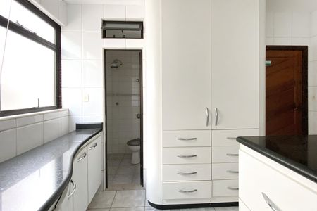 Apartamento para alugar com 130m², 4 quartos e 2 vagas Apartamento para alugar com 130m², 4 quartos e 2 vagasÁrea de Serviço