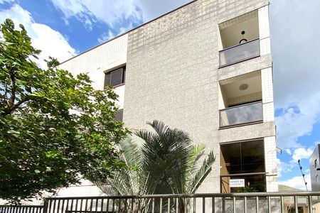 Apartamento para alugar com 130m², 4 quartos e 2 vagas Apartamento para alugar com 130m², 4 quartos e 2 vagasFachada