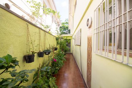 Casa à venda com 155m², 3 quartos e 2 vagas Casa à venda com 155m², 3 quartos e 2 vagasCorredor