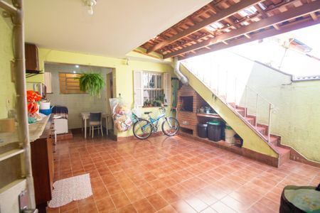 Casa à venda com 155m², 3 quartos e 2 vagas Casa à venda com 155m², 3 quartos e 2 vagasQuintal