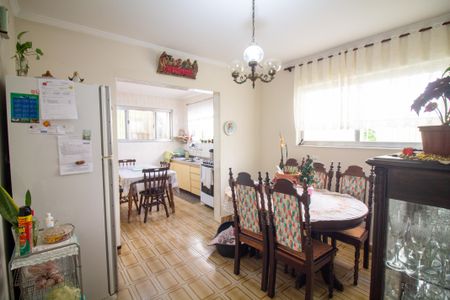 Casa à venda com 155m², 3 quartos e 2 vagas Casa à venda com 155m², 3 quartos e 2 vagasCopa