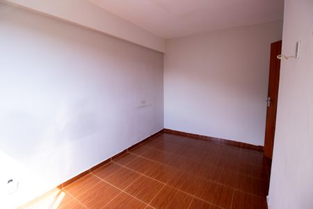 Quarto 1 de apartamento para alugar com 2 quartos, 58m² em Olaria, Rio de Janeiro
