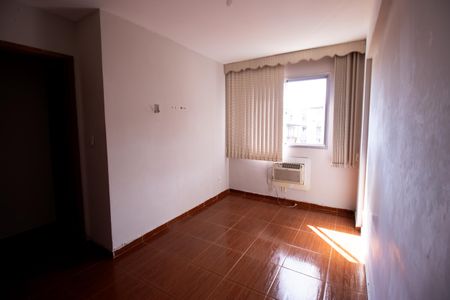 Quarto 1 de apartamento para alugar com 2 quartos, 58m² em Olaria, Rio de Janeiro