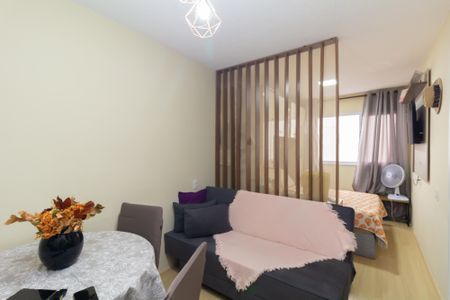 Sala de kitnet/studio para alugar com 1 quarto, 26m² em Jardim Helena, São Paulo