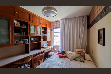 Apartamento à venda com 251m², 4 quartos e 3 vagasQuarto 2