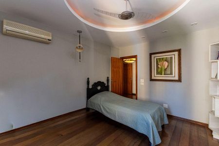 Apartamento à venda com 4 quartos, 300m² em Icaraí, Niterói