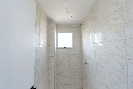 Banheiro de apartamento à venda com 1 quarto, 27m² em Vila Bela, São Paulo