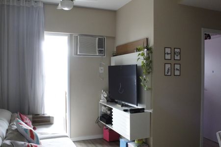 Sala de apartamento para alugar com 2 quartos, 58m² em Taquara, Rio de Janeiro
