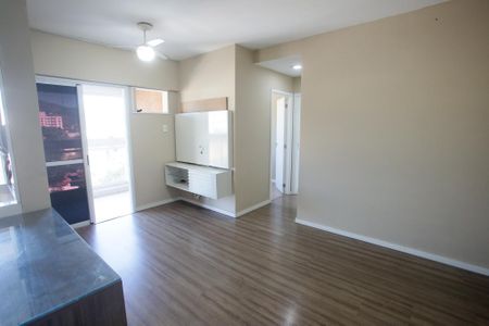 Sala de apartamento para alugar com 2 quartos, 60m² em Taquara, Rio de Janeiro