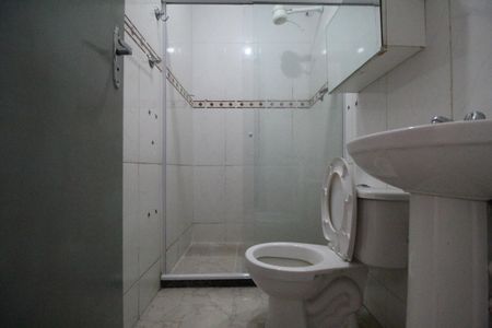 Apartamento para alugar com 66m², 2 quartos e sem vagaBanheiro