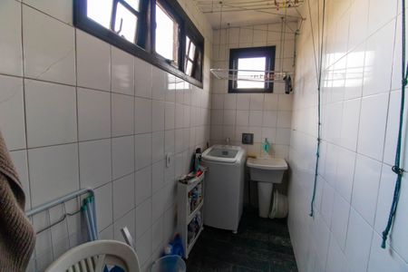 Casa de condomínio à venda com 170m², 4 quartos e 1 vagaÁrea de Serviço