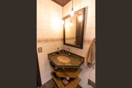 Casa de condomínio à venda com 170m², 4 quartos e 1 vagaBanheiro Social