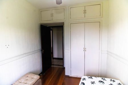 Casa de condomínio à venda com 170m², 4 quartos e 1 vagaQuarto 1