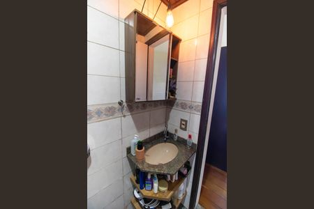 Casa de condomínio à venda com 170m², 4 quartos e 1 vagaBanheiro da Suíte