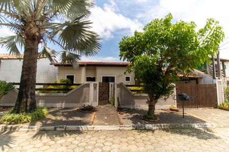 Casa de condomínio à venda com 170m², 4 quartos e 1 vagaFachada