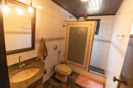 Casa de condomínio à venda com 170m², 4 quartos e 1 vagaBanheiro Social