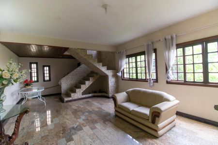 Casa de condomínio à venda com 170m², 4 quartos e 1 vagaSala