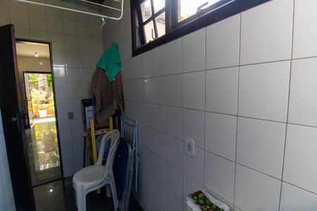 Casa de condomínio à venda com 170m², 4 quartos e 1 vagaÁrea de Serviço