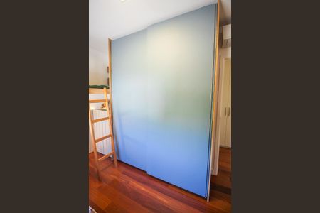 Casa de condomínio à venda com 126m², 3 quartos e 3 vagasQuarto 2