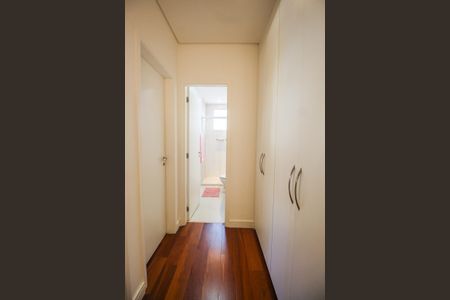 Casa de condomínio à venda com 126m², 3 quartos e 3 vagasCorredor