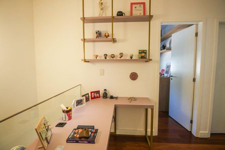 Casa de condomínio à venda com 126m², 3 quartos e 3 vagasEscritório 