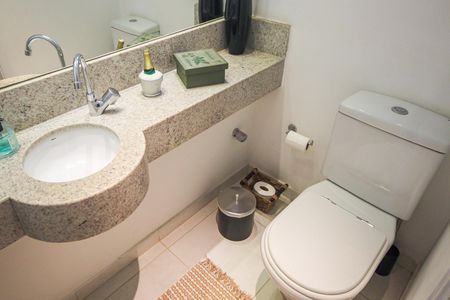 Casa de condomínio à venda com 126m², 3 quartos e 3 vagasLavabo