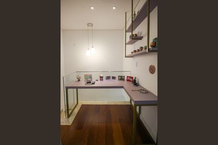 Casa de condomínio à venda com 126m², 3 quartos e 3 vagasEscritório