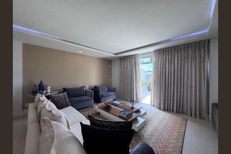 Apartamento à venda com 393m², 6 quartos e 4 vagasSala