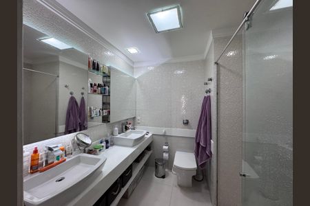 Apartamento à venda com 393m², 6 quartos e 4 vagasSuíte 2 - Banheiro