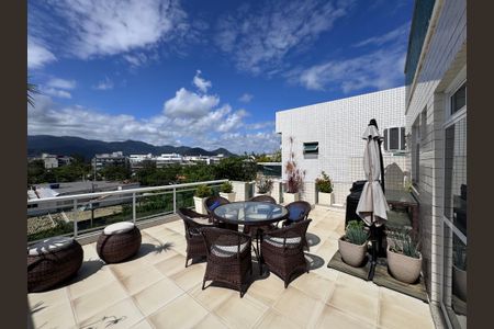 Apartamento à venda com 393m², 6 quartos e 4 vagasVaranda