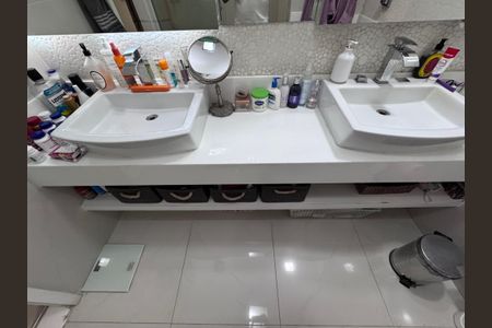 Apartamento à venda com 393m², 6 quartos e 4 vagasSuíte 2 - Banheiro