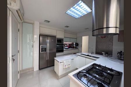 Apartamento à venda com 393m², 6 quartos e 4 vagasCozinha