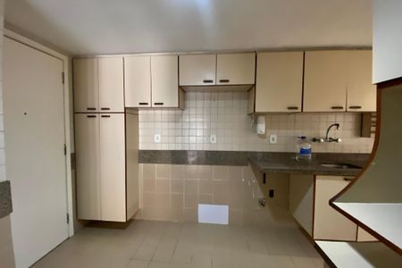 Apartamento para alugar com 103m², 2 quartos e 1 vaga Apartamento para alugar com 103m², 2 quartos e 1 vagaCozinha