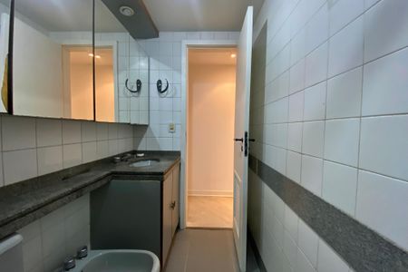 Apartamento para alugar com 103m², 2 quartos e 1 vaga Apartamento para alugar com 103m², 2 quartos e 1 vagaBanheiro social