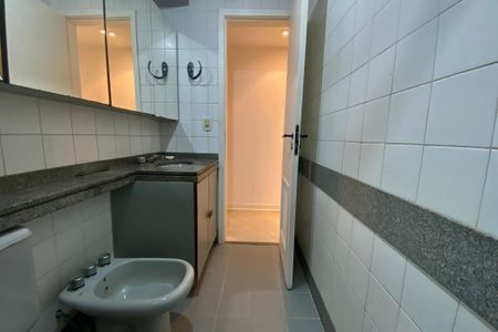 Apartamento para alugar com 103m², 2 quartos e 1 vaga Apartamento para alugar com 103m², 2 quartos e 1 vagaBanheiro social