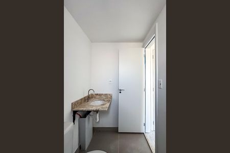 Apartamento à venda com 75m², 2 quartos e 2 vagas Apartamento à venda com 75m², 2 quartos e 2 vagasBanheiro da Suíte 2