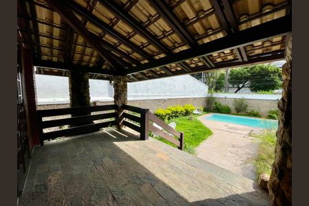 Casa à venda com 550m², 6 quartos e 8 vagasvaranda