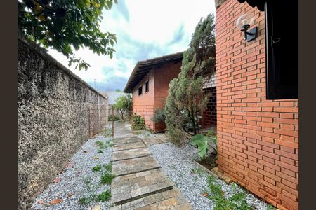 Casa à venda com 550m², 6 quartos e 8 vagasJardim