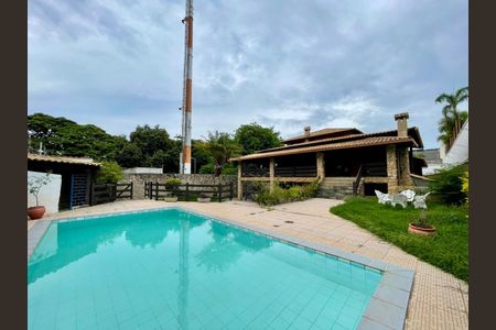 Casa à venda com 550m², 6 quartos e 8 vagasPiscina