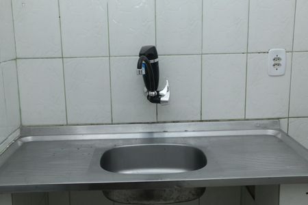 Cozinha - Torneira de apartamento para alugar com 2 quartos, 60m² em Centro, Nova Iguaçu