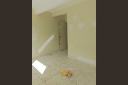 Sala de casa para alugar com 1 quarto, 52m² em Guaratiba, Rio de Janeiro