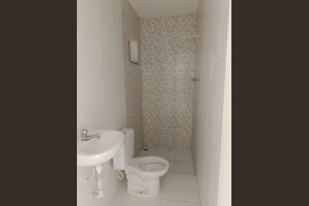 Banheiro de casa para alugar com 1 quarto, 52m² em Guaratiba, Rio de Janeiro