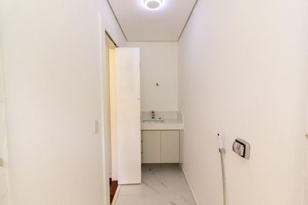 Casa à venda com 550m², 4 quartos e 4 vagas Casa à venda com 550m², 4 quartos e 4 vagasBanheiro Suíte 2