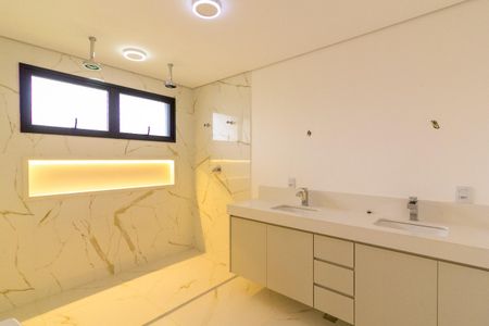 Casa à venda com 550m², 4 quartos e 4 vagas Casa à venda com 550m², 4 quartos e 4 vagasBanheiro Suíte 4